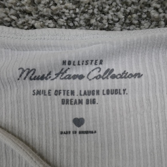 Hollister Shirt Womens Small White Lightweight Casual Preppy Outdoor Stretch Top - Picture 7 of 14